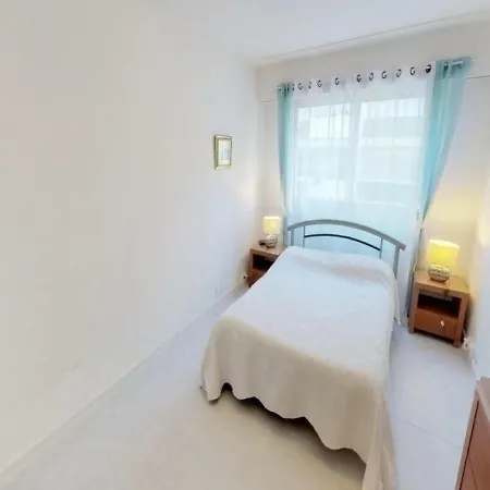 Beau 2p Proche Mer Avec Terrasse Et Parking 1 Apartment